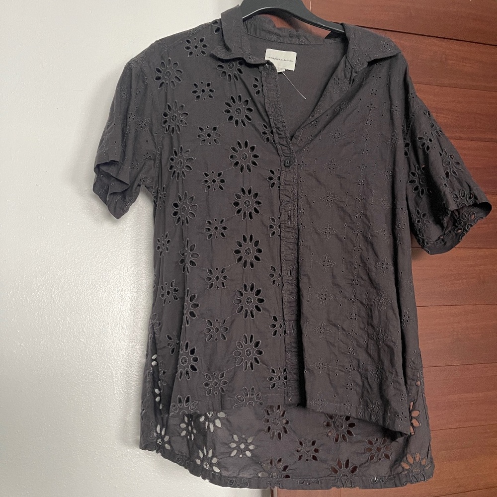 American Eagle eyelet top